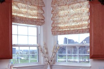 Карнизы для римских штор на кухне