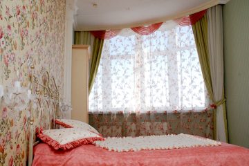 Покрывало и шторы в детскую для девочки